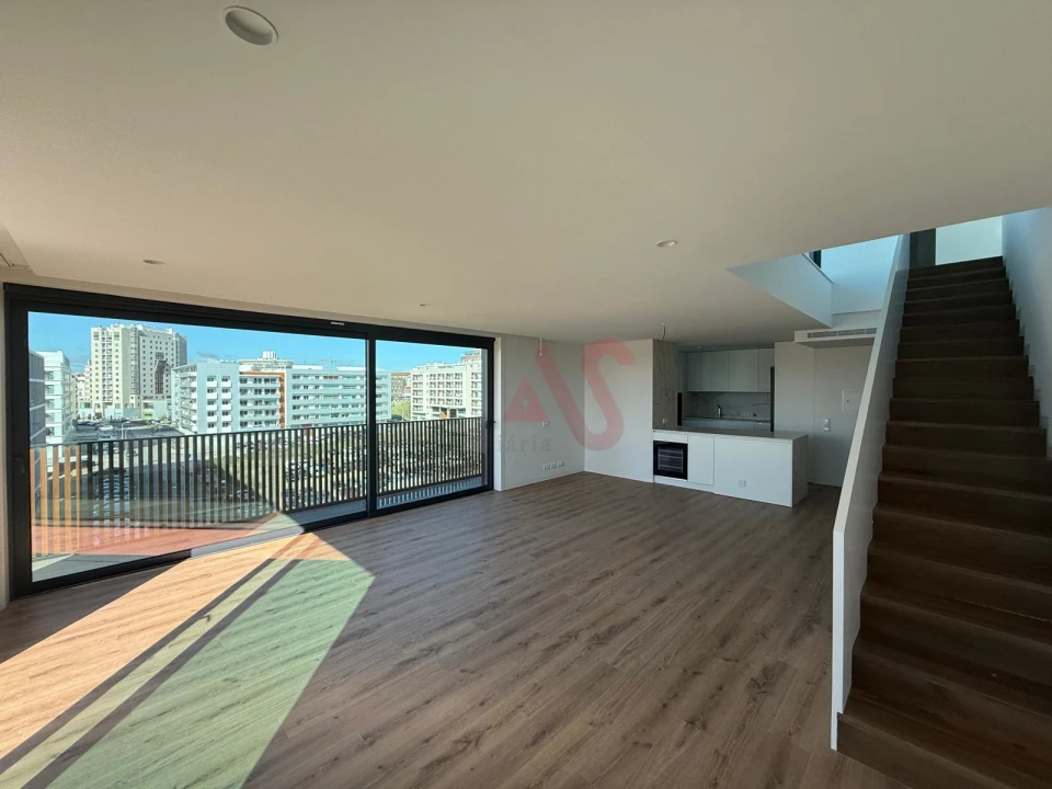 Apartamento T4 para Venda em Glória e Vera Cruz Foto 5