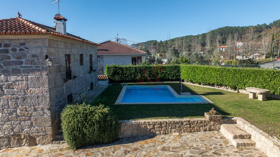 Moradia T4 para Venda em Campanhó e Paradança Foto 8