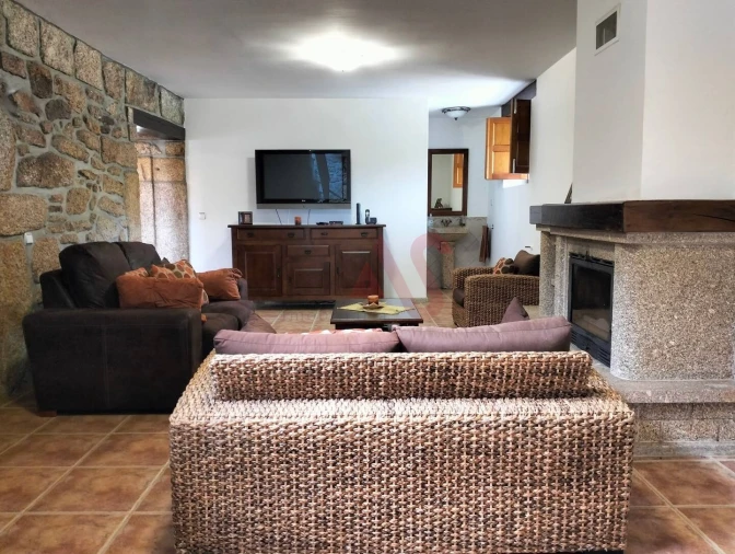 Moradia T4 para Venda em Campanhó e Paradança Foto 13