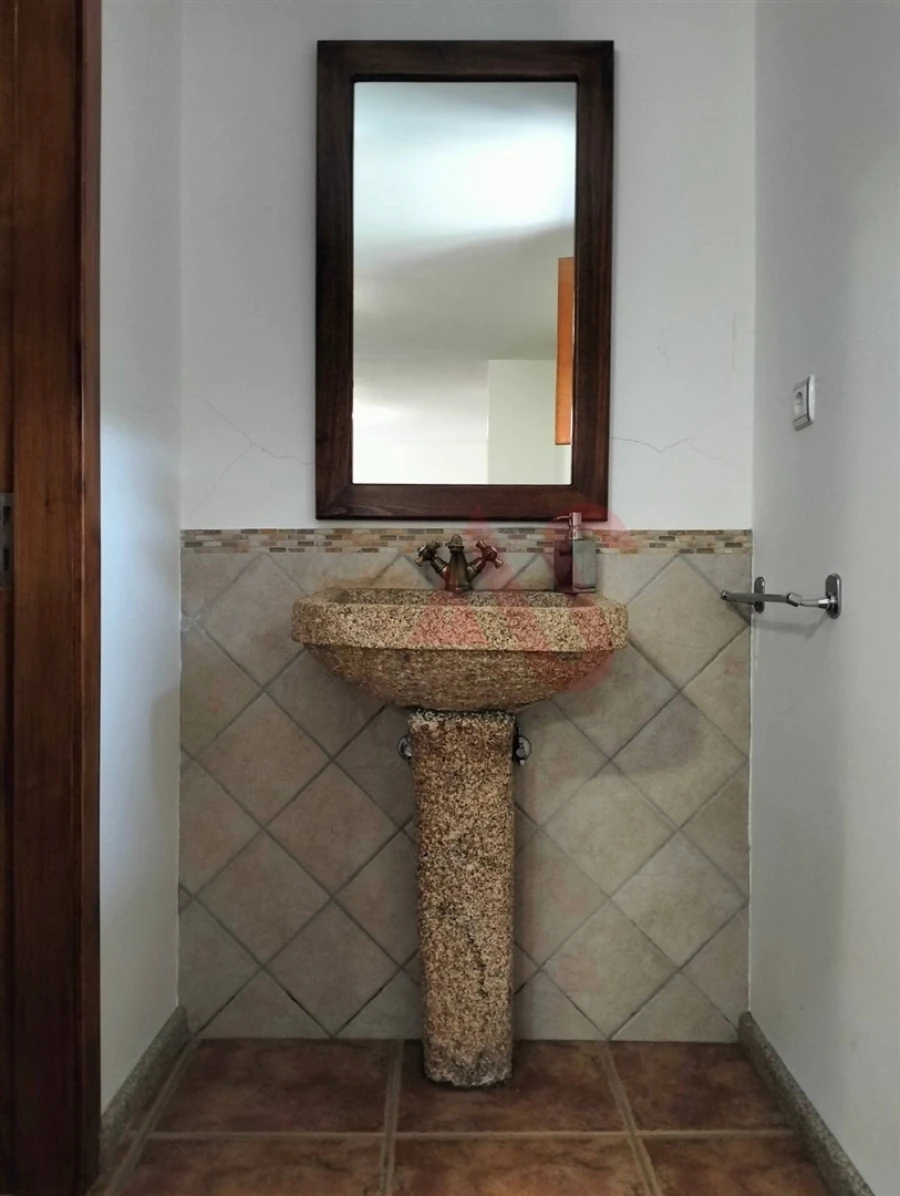 Moradia T4 para Venda em Campanhó e Paradança Foto 29