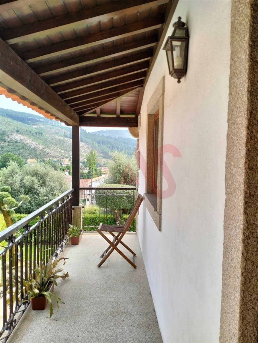 Moradia T4 para Venda em Campanhó e Paradança Foto 28