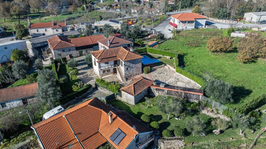 Moradia T4 para Venda em Campanhó e Paradança Foto 44