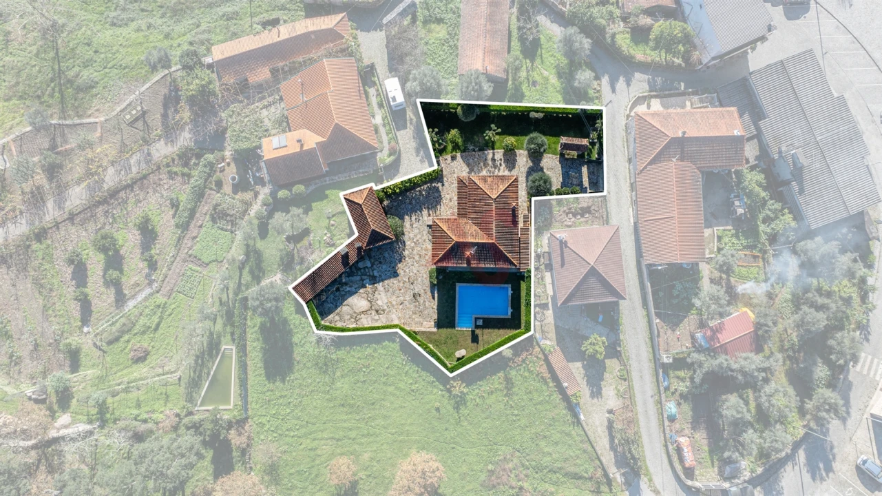 Moradia T4 para Venda em Campanhó e Paradança Foto 2