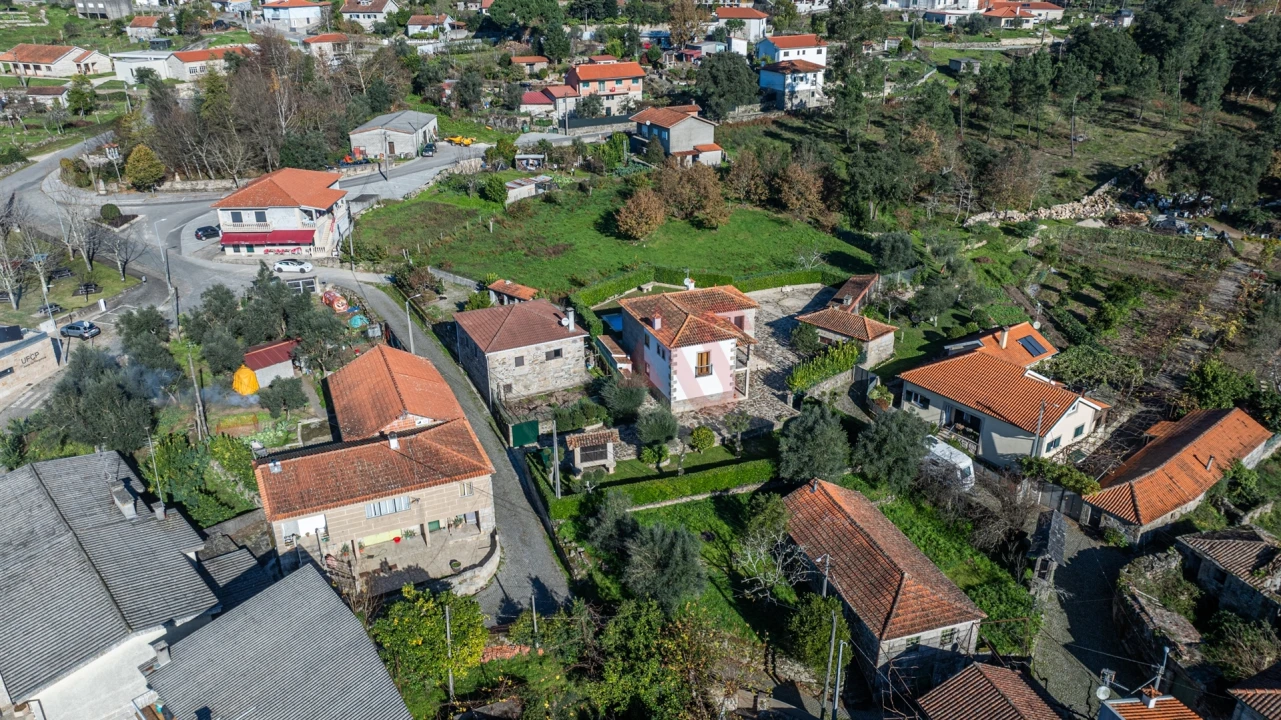 Moradia T4 para Venda em Campanhó e Paradança Foto 41