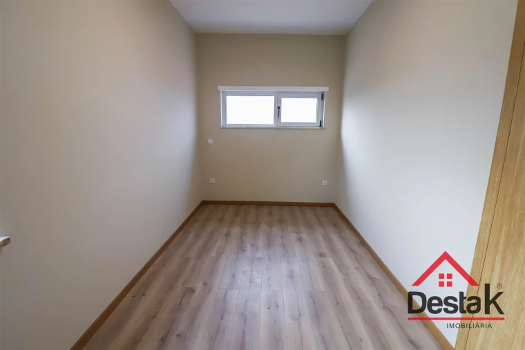 Apartamento T2 para Venda em Cavernães Foto 10