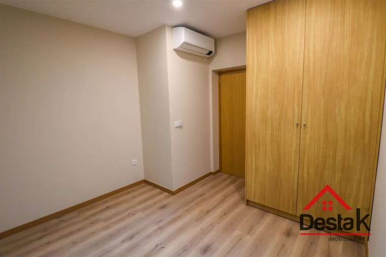 Apartamento T2 para Venda em Cavernães Foto 5