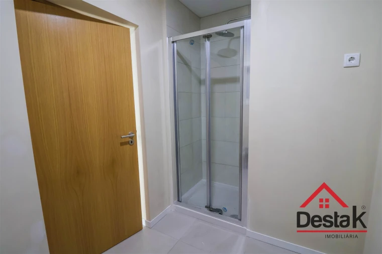 Apartamento T2 para Venda em Cavernães Foto 8