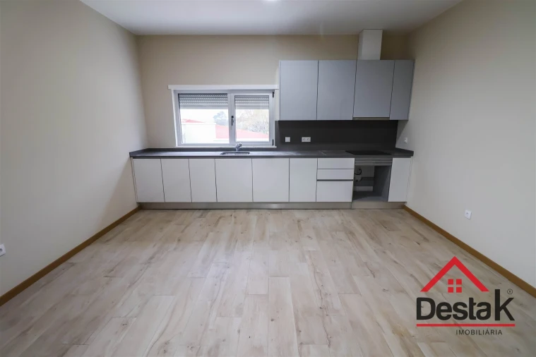 Apartamento T2 para Venda em Cavernães
