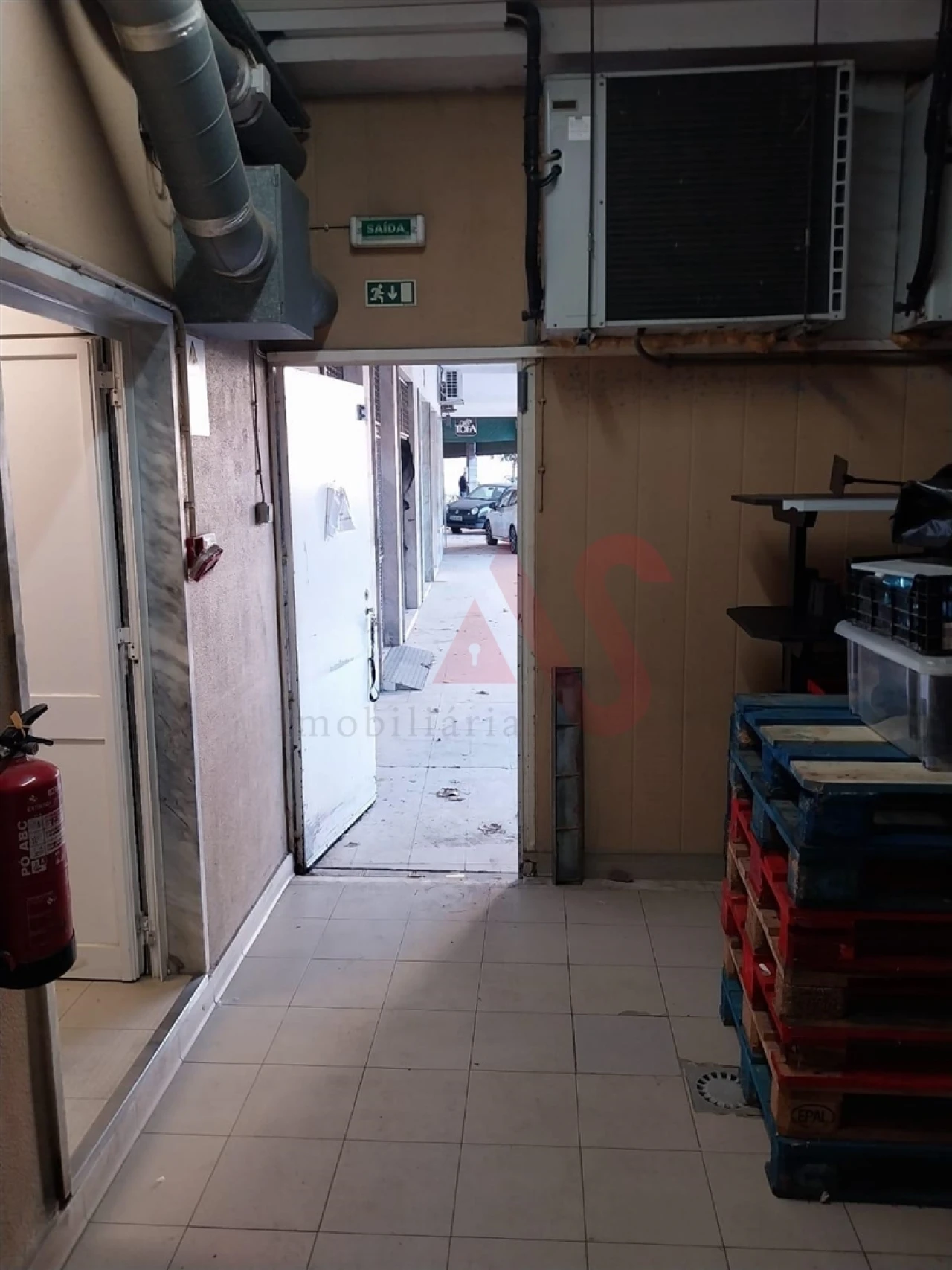 Loja para Venda em Almada, Cova da Piedade, Pragal e Cacilhas Foto 21