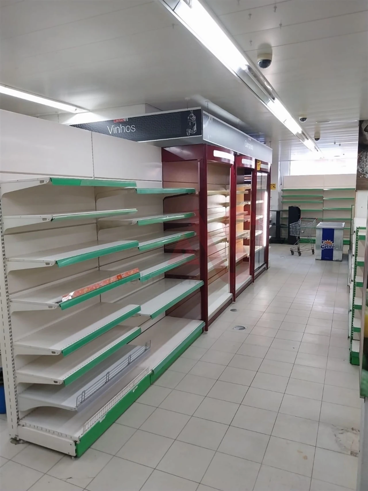 Loja para Venda em Almada, Cova da Piedade, Pragal e Cacilhas Foto 6