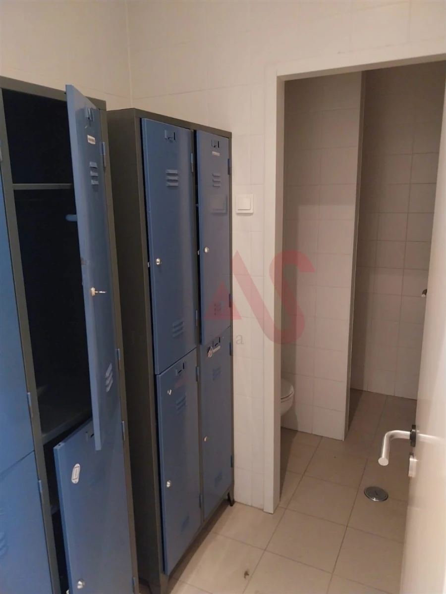 Loja para Venda em Almada, Cova da Piedade, Pragal e Cacilhas Foto 20