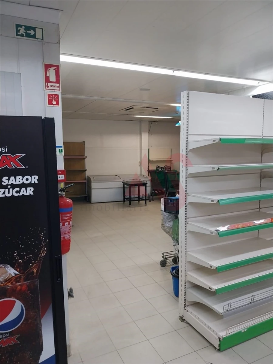 Loja para Venda em Almada, Cova da Piedade, Pragal e Cacilhas Foto 7