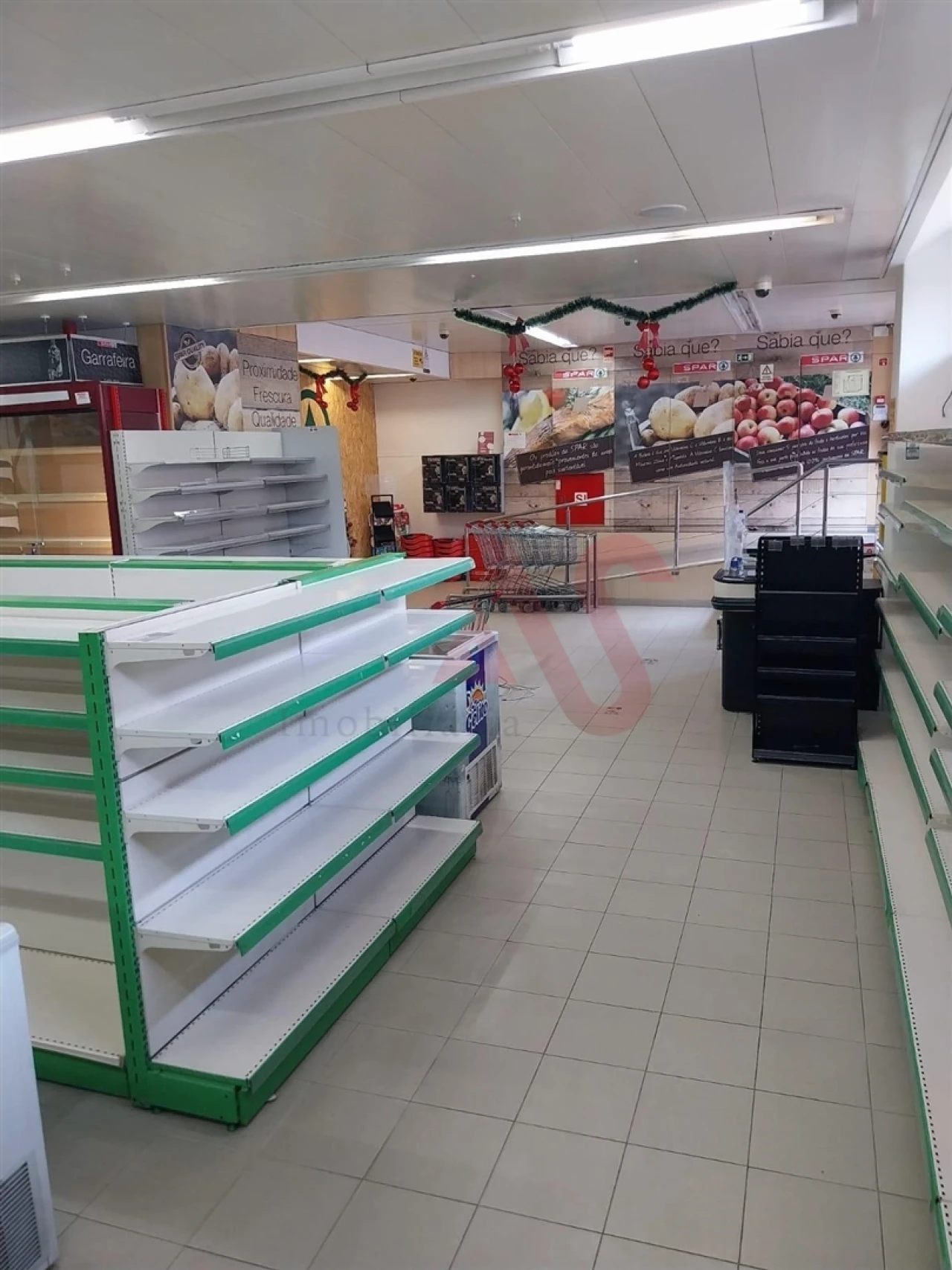 Loja para Venda em Almada, Cova da Piedade, Pragal e Cacilhas Foto 9