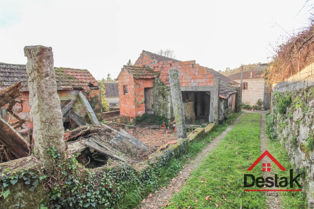 Moradia T3 para Venda em Carvalhais e Candal Foto 4