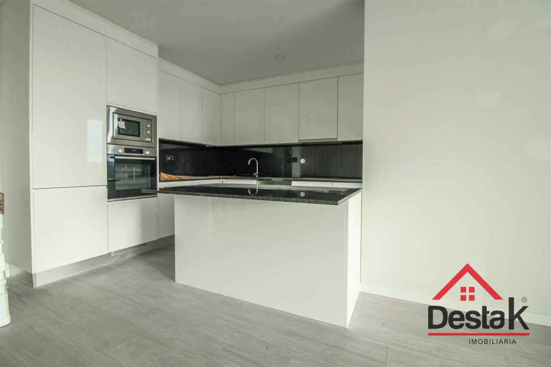 Apartamento T4 para Venda em Viseu Foto 2