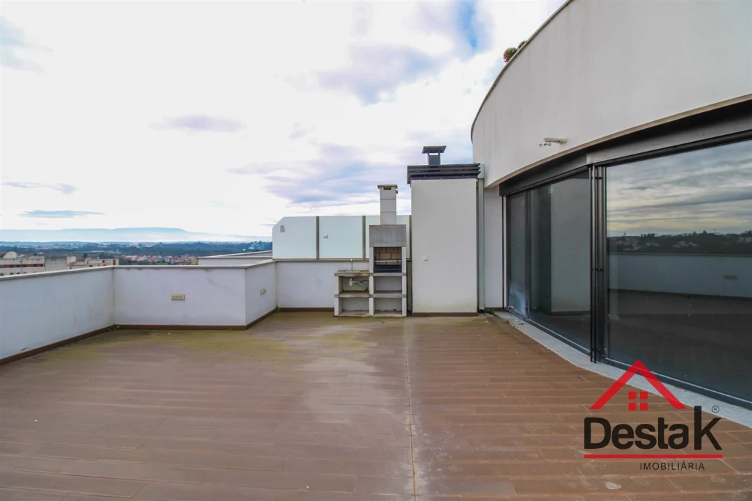 Apartamento T4 para Venda em Viseu Foto 14