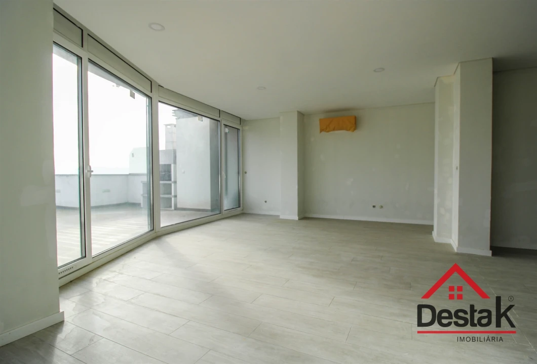 Apartamento T4 para Venda em Viseu Foto 4