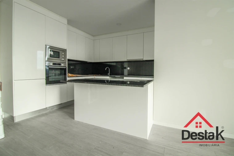 Apartamento T4 para Venda em Viseu Foto 2