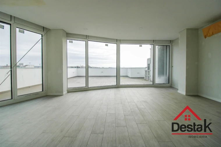 Apartamento T4 para Venda em Viseu Foto 5