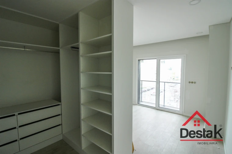 Apartamento T4 para Venda em Viseu Foto 9