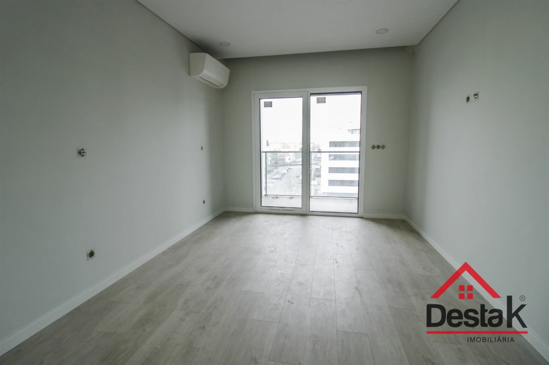 Apartamento T4 para Venda em Viseu Foto 6
