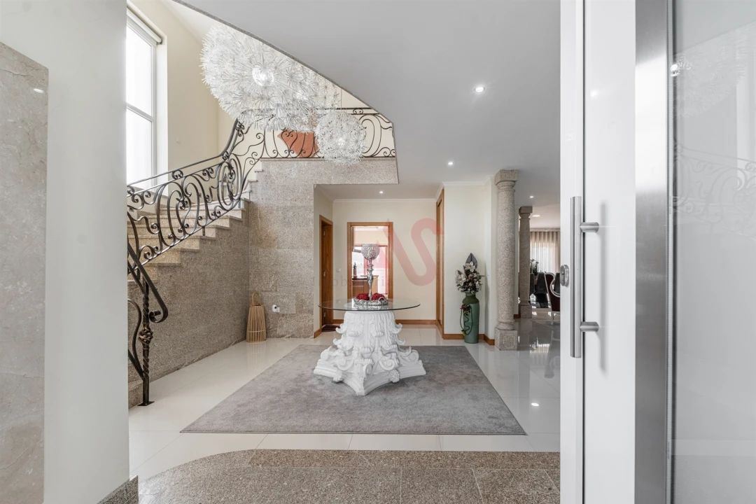 Moradia T4 para Venda em Recezinhos (São Mamede) Foto 7