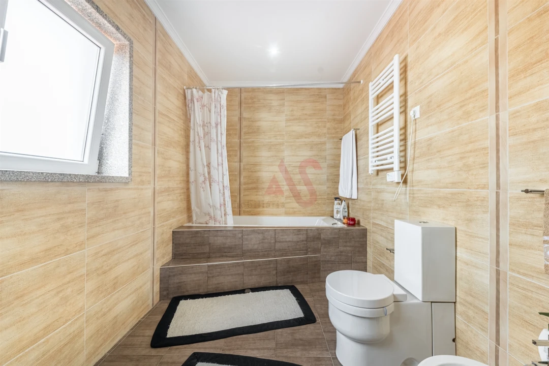 Moradia T4 para Venda em Recezinhos (São Mamede) Foto 18