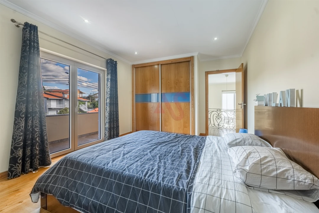 Moradia T4 para Venda em Recezinhos (São Mamede) Foto 20