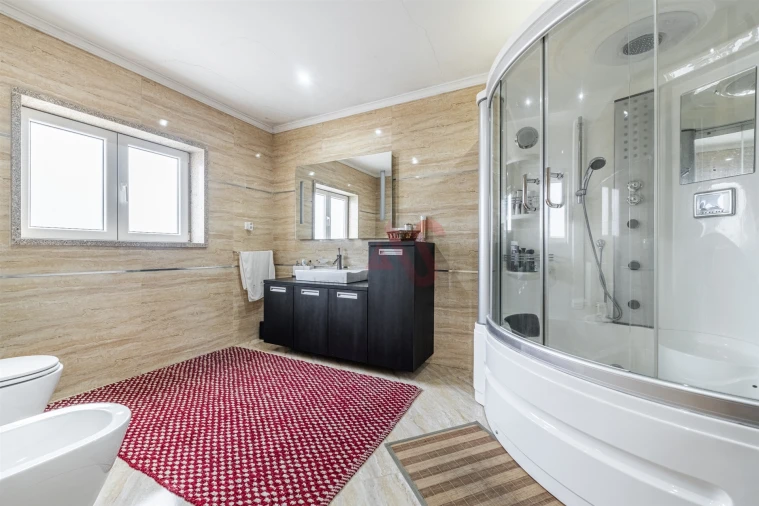 Moradia T4 para Venda em Recezinhos (São Mamede) Foto 27