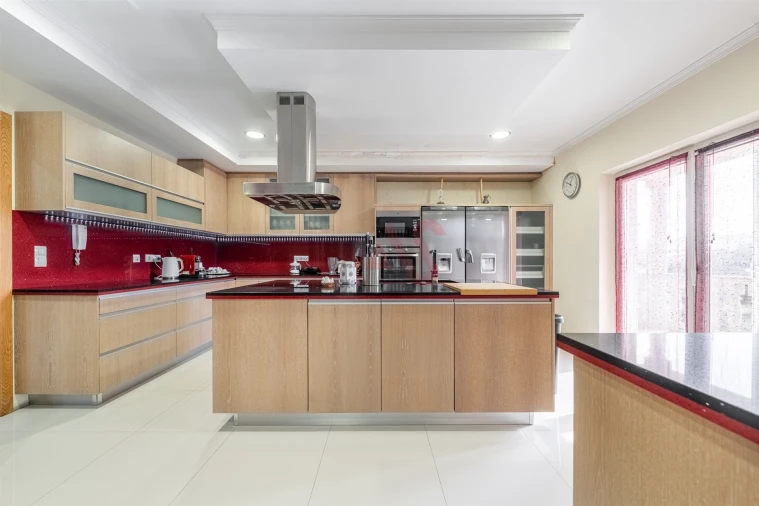 Moradia T4 para Venda em Recezinhos (São Mamede) Foto 12