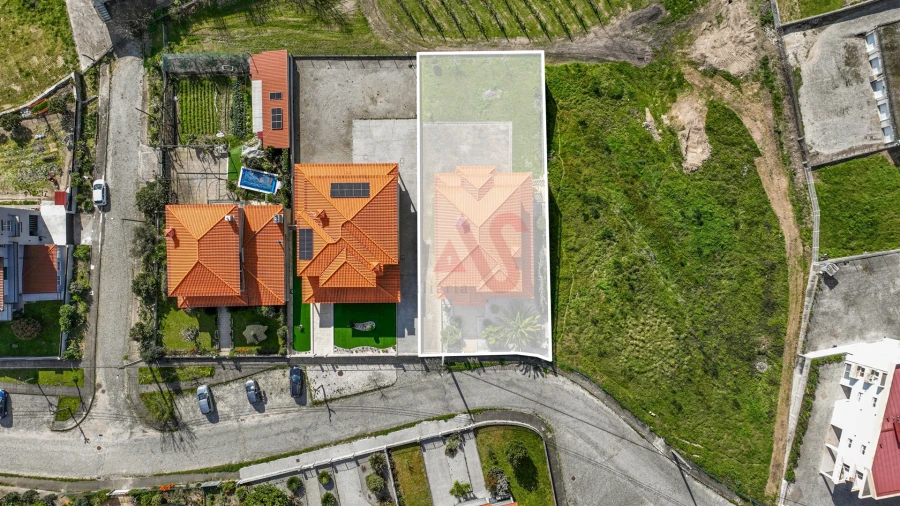 Moradia T4 para Venda em Recezinhos (São Mamede)