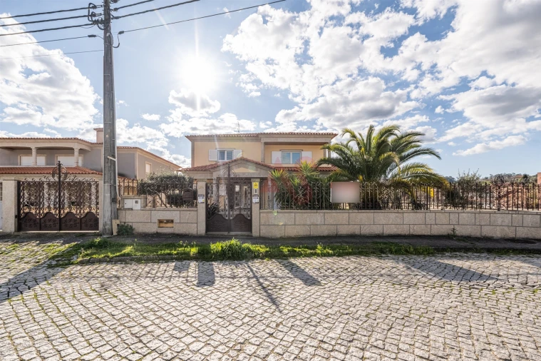 Moradia T4 para Venda em Recezinhos (São Mamede) Foto 42