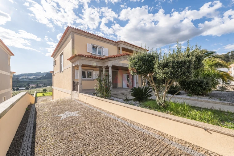 Moradia T4 para Venda em Recezinhos (São Mamede) Foto 5