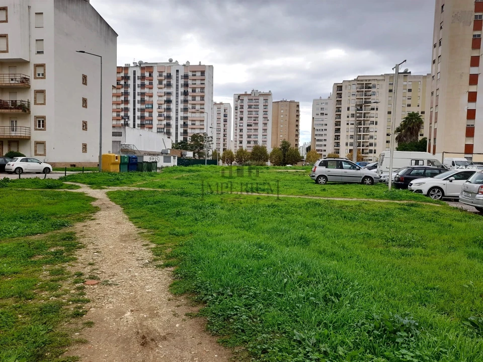Terreno para Venda em Carregado e Cadafais Foto 2