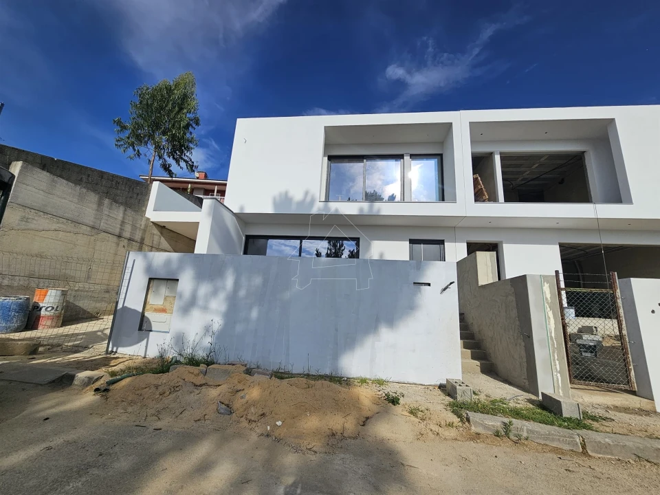 Moradia T0 para Venda em Lobão, Gião, Louredo e Guisande Foto 1