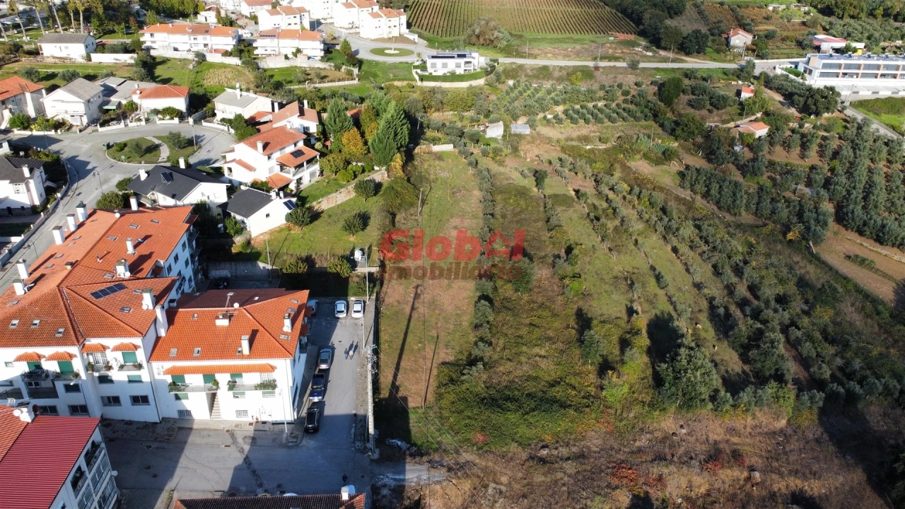 Terreno para Venda em Insua Foto 1