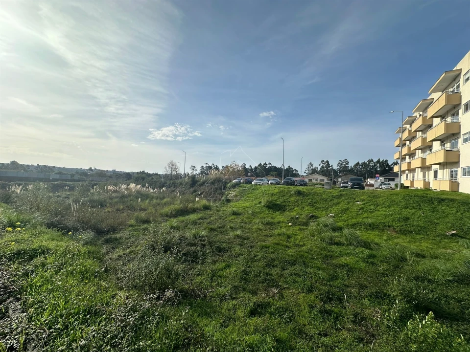 Terreno para Venda em Escapães Foto 2