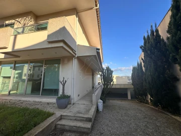 Moradia T3 para Venda em São João da Madeira