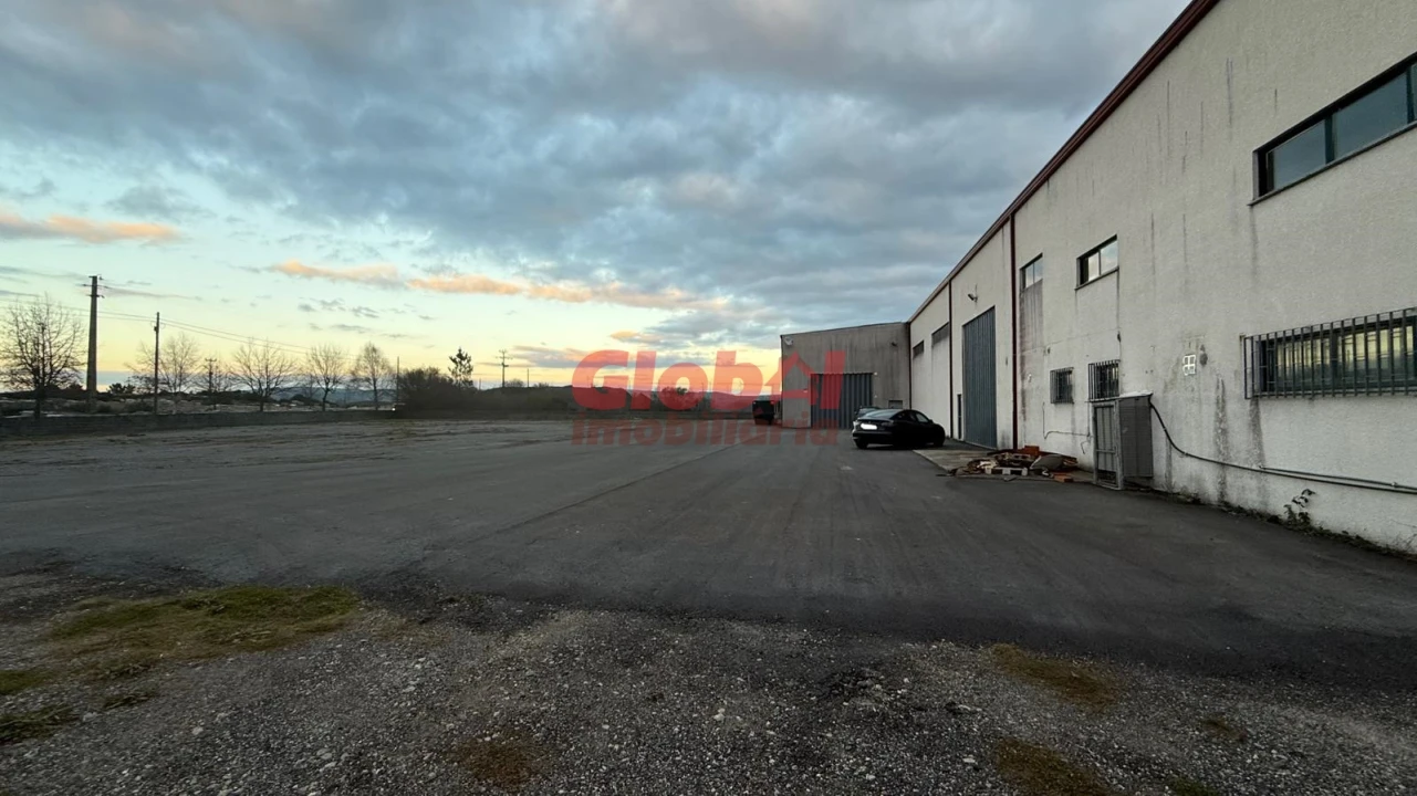 Armazém para Venda em Castro Daire Foto 5