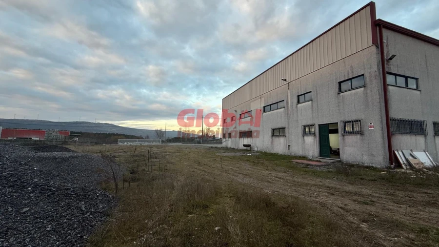 Armazém para Venda em Castro Daire Foto 2