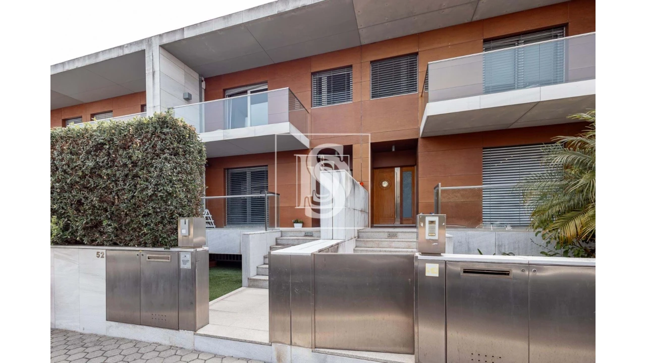 Moradia T3 para Venda em Madalena Foto 2