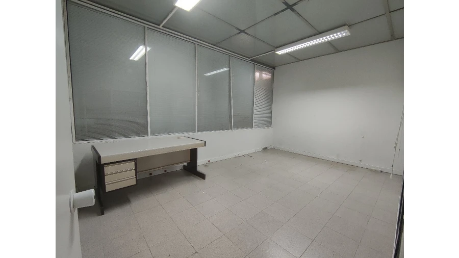 Armazém para Venda em Raiva, Pedorido e Paraíso Foto 16