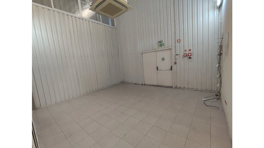 Armazém para Venda em Raiva, Pedorido e Paraíso Foto 18