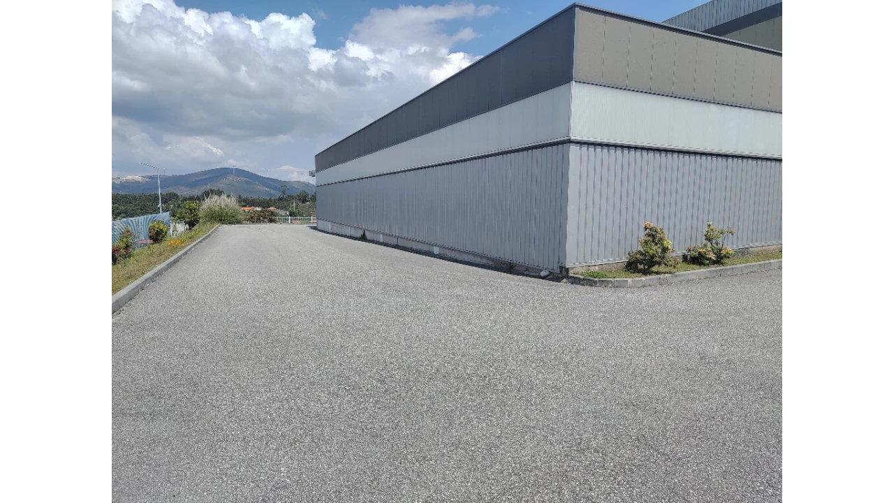 Armazém para Venda em Raiva, Pedorido e Paraíso Foto 6