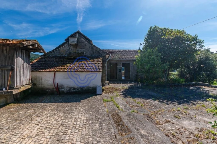 Quinta T4 para Venda em Alpendorada, Várzea e Torrão Foto 1