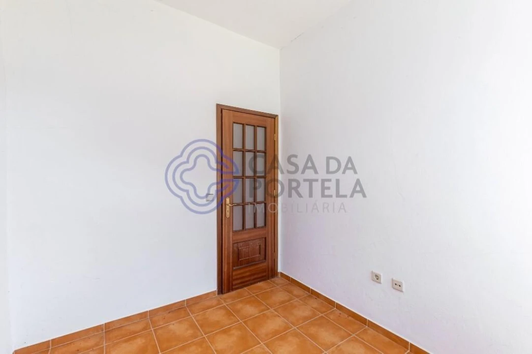 Quinta T4 para Venda em Alpendorada, Várzea e Torrão Foto 12