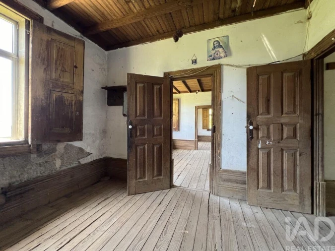 Moradia T5 para Venda em Oliveira do Douro Foto 25