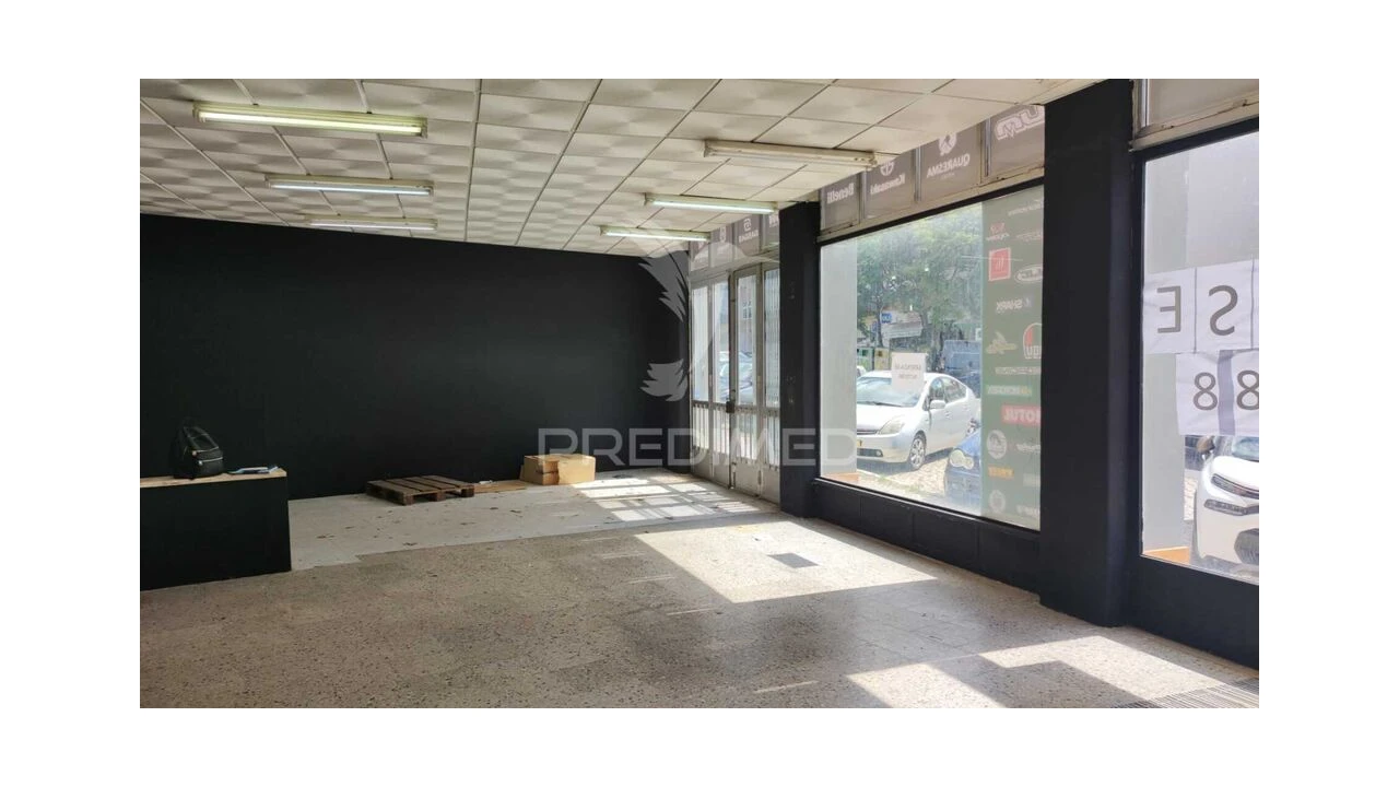 Loja para Venda em Almada, Cova da Piedade, Pragal e Cacilhas Foto 8