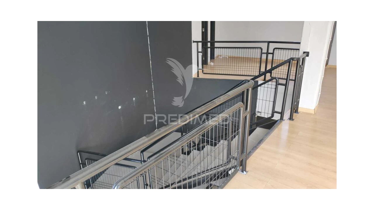 Loja para Venda em Almada, Cova da Piedade, Pragal e Cacilhas Foto 7