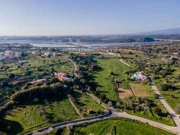 Moradia T4 para Venda em Estômbar e Parchal